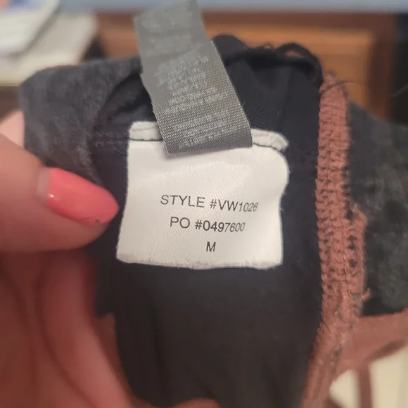 Vuori Aspire Elevation Sports Bra Activewear Size Medium Camo Sides . - Picture 5 of 6